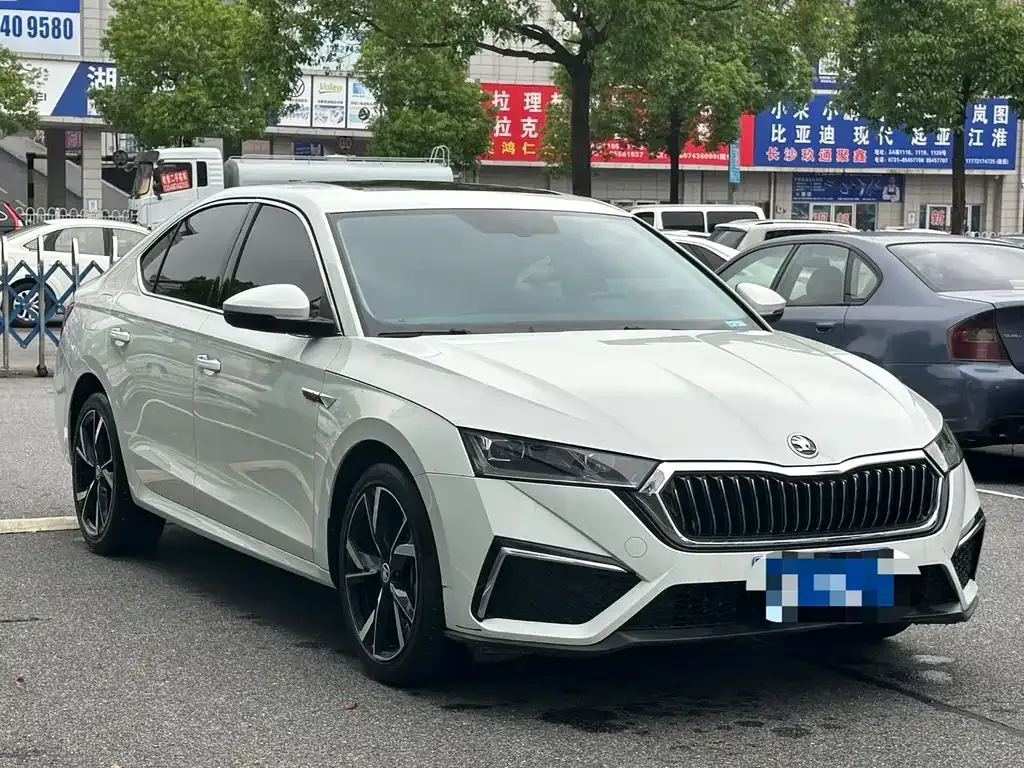Skoda Octavia — фото 8