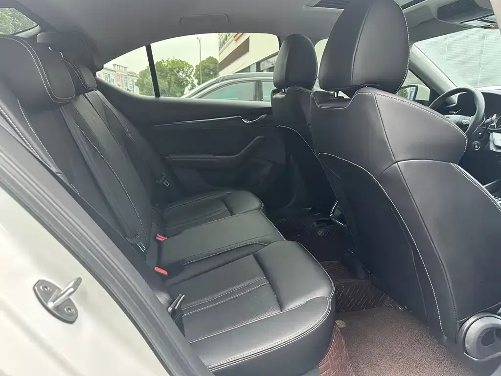 Skoda Octavia — фото 4