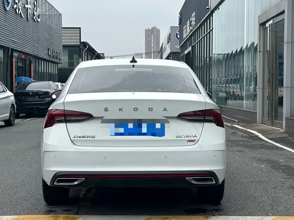 Skoda Octavia — фото 3