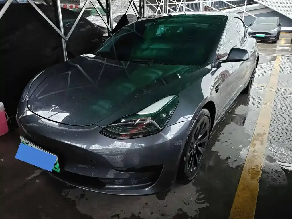 Tesla Model 3 — фото 1