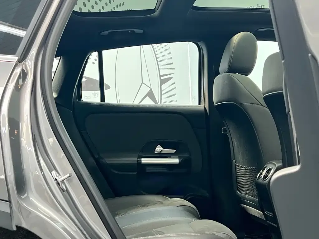Mercedes-Benz EQA — фото 9
