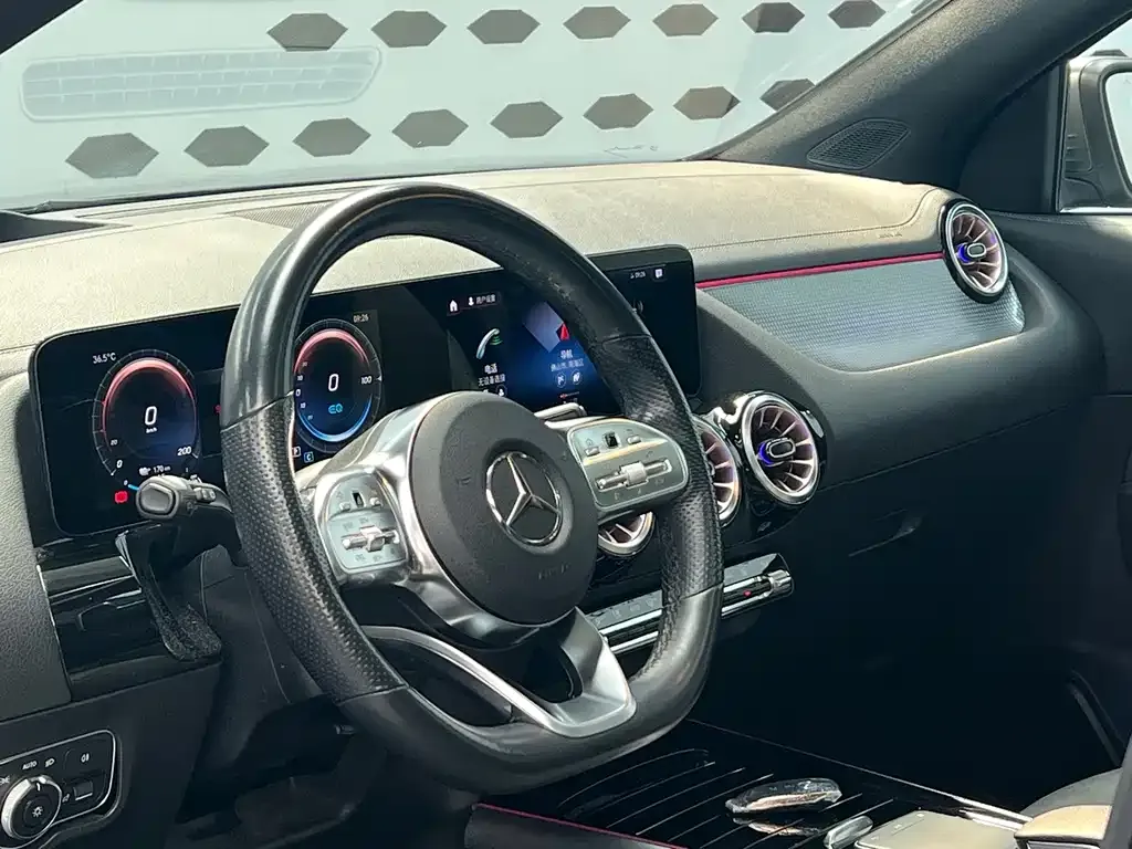 Mercedes-Benz EQA — фото 4