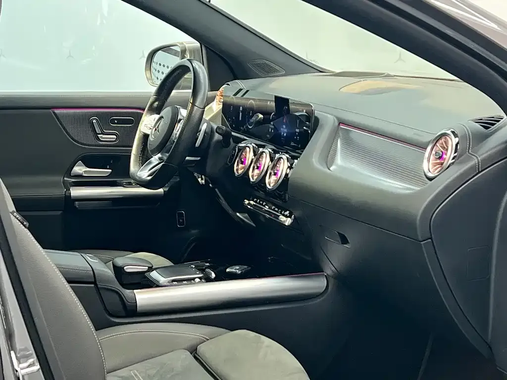Mercedes-Benz EQA — фото 10