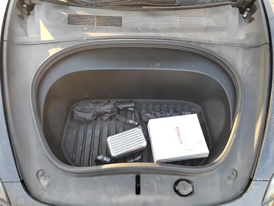 Tesla Model 3 — фото 10