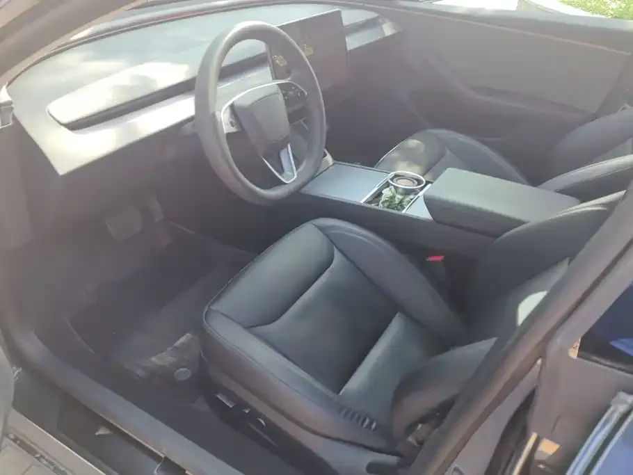 Tesla Model 3 — фото 4