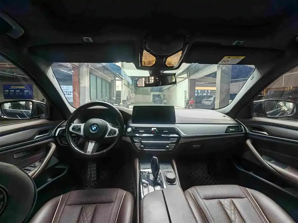 BMW 5 Series New Energy — фото 6