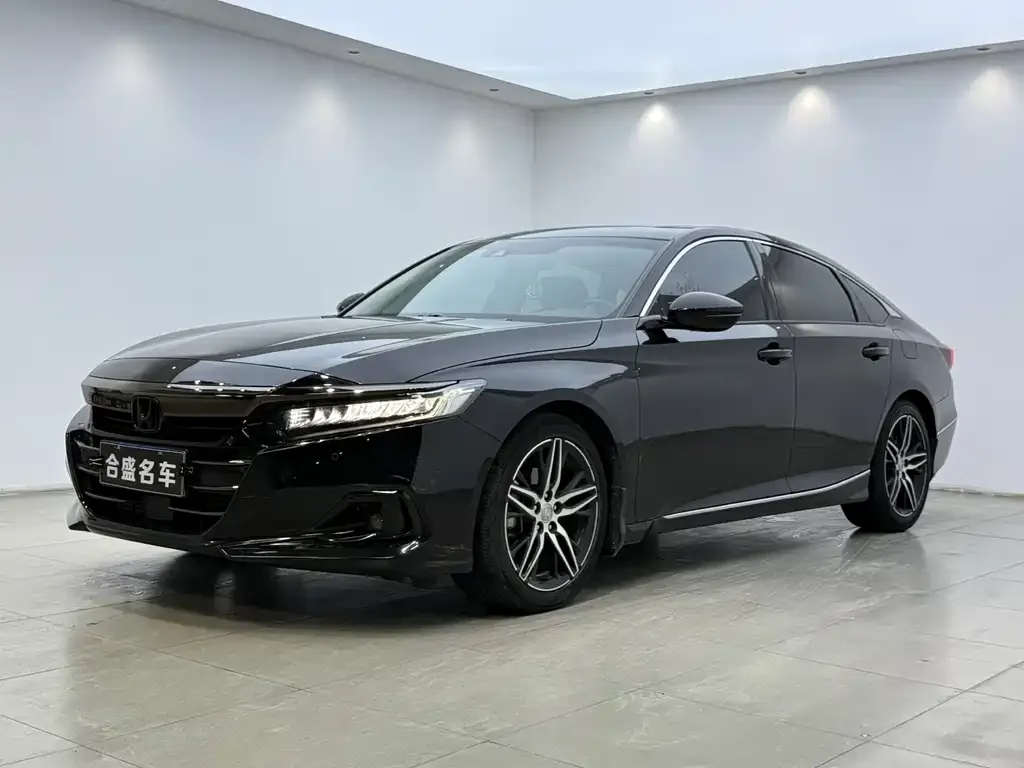 Honda Accord — фото 1
