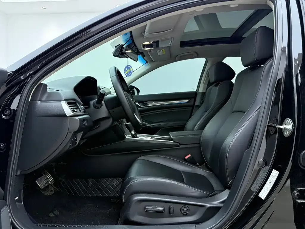 Honda Accord — фото 6