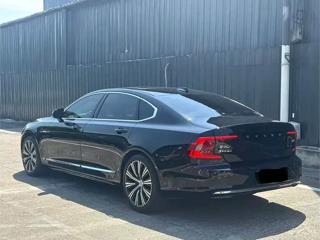 Volvo S90 — фото 7