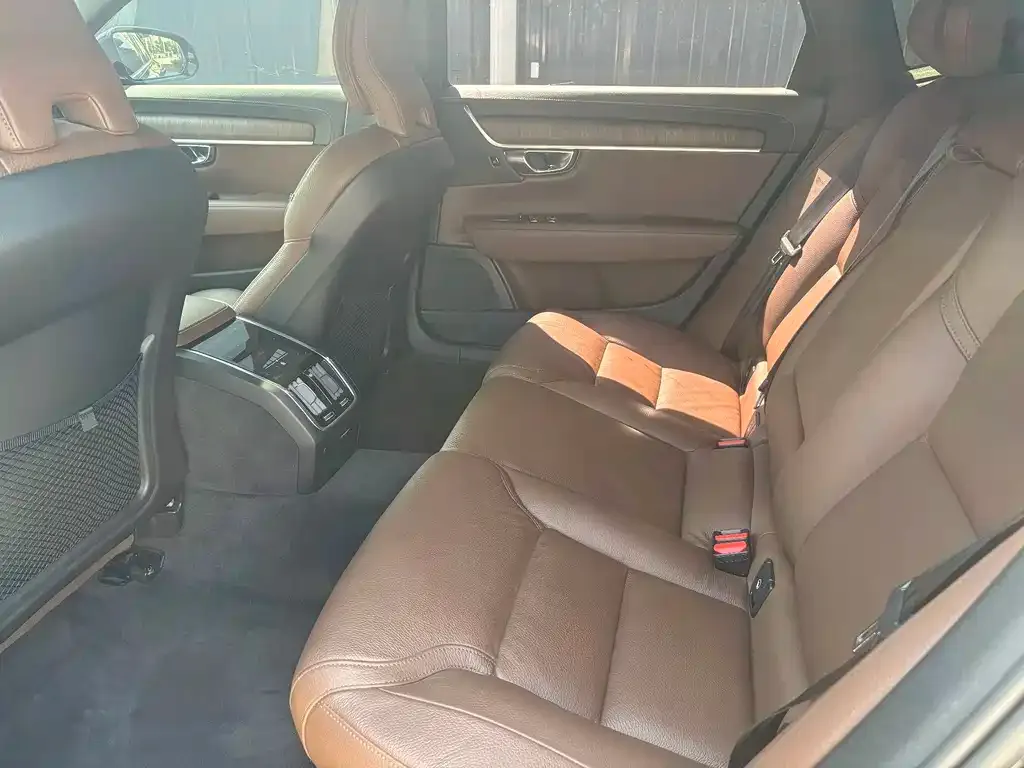 Volvo S90 — фото 10
