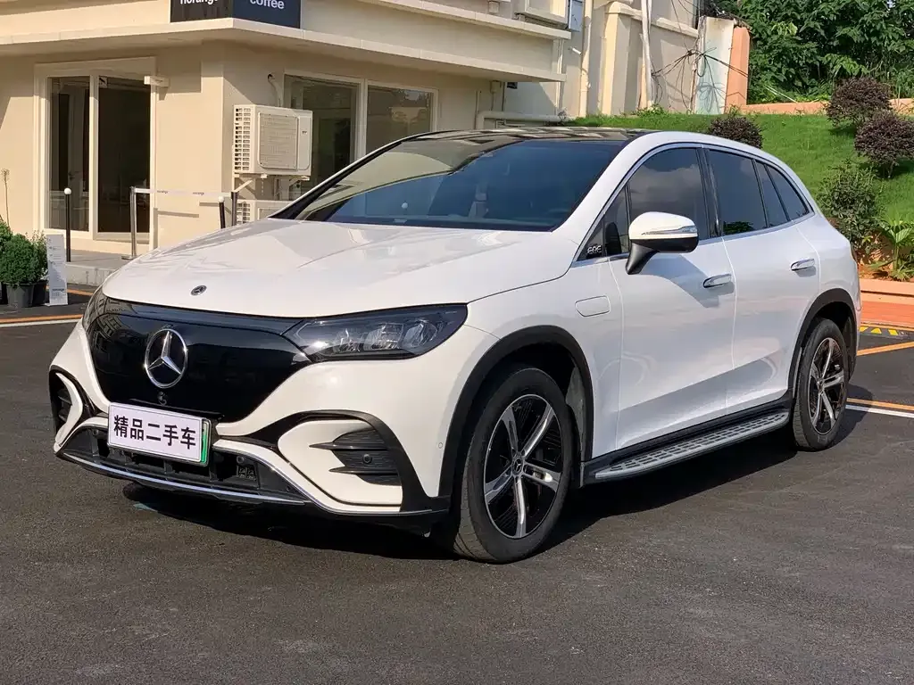 Mercedes-Benz EQE SUV — фото 1