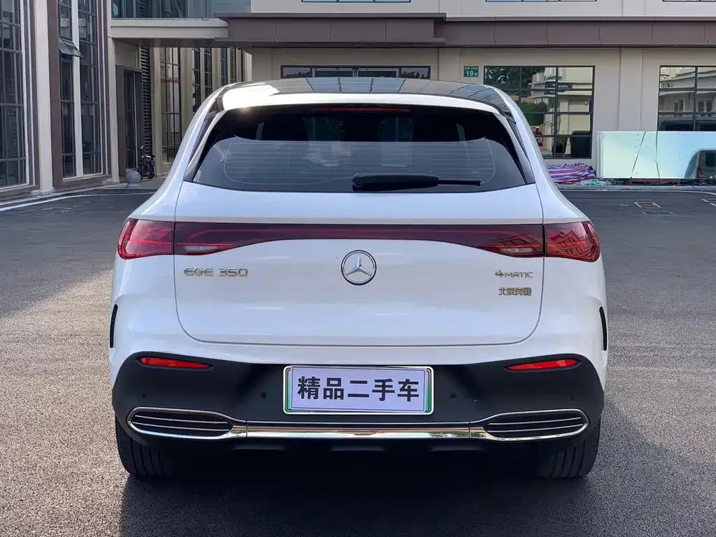 Mercedes-Benz EQE SUV — фото 3
