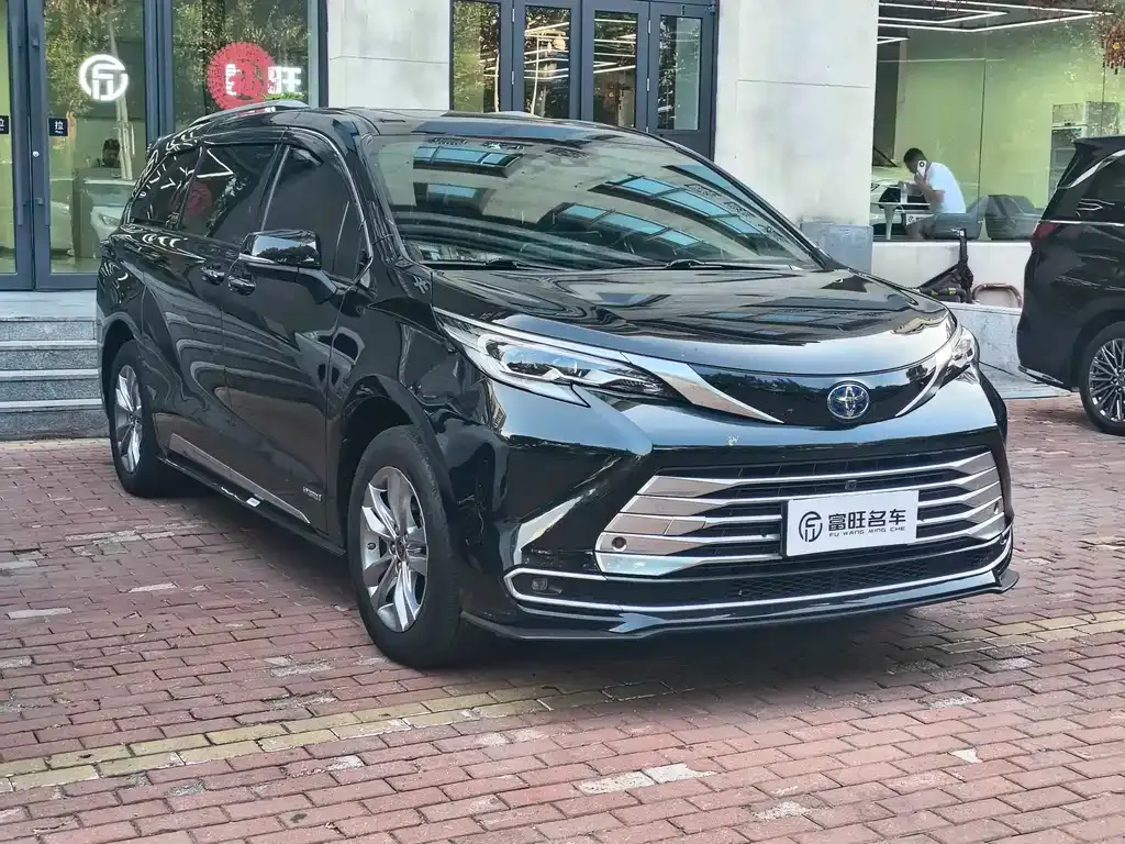Toyota Sienna — фото 5