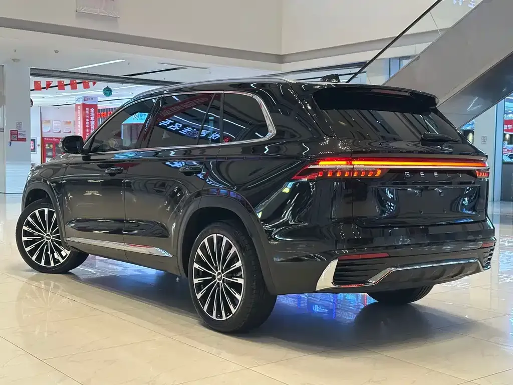 Geely Xingyue L — фото 8