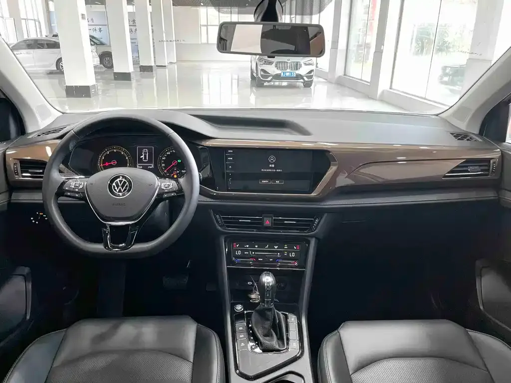 Volkswagen Tharu — фото 4