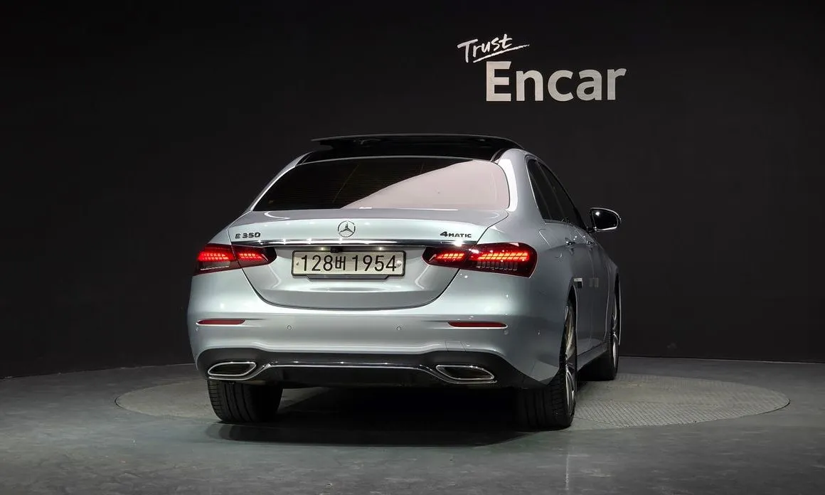 Mercedes-Benz E-Class — фото 5