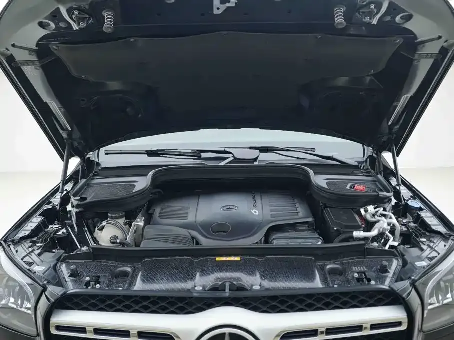 Mercedes-Benz GLS — фото 9