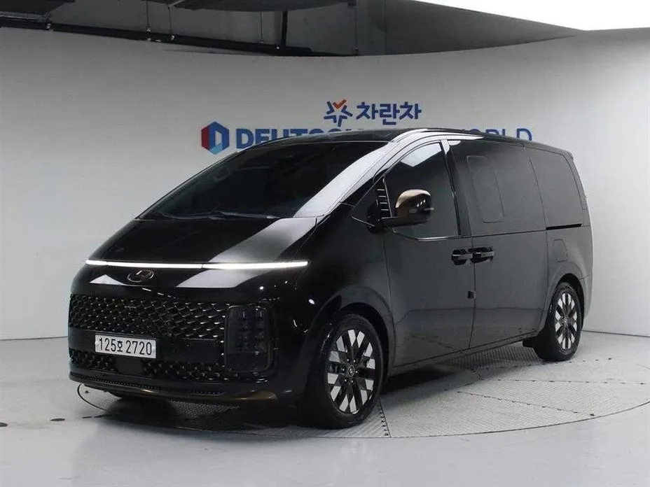 Hyundai Staria — фото 1