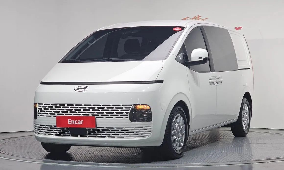 Hyundai Staria — фото 1