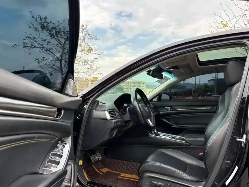 Honda Accord — фото 3