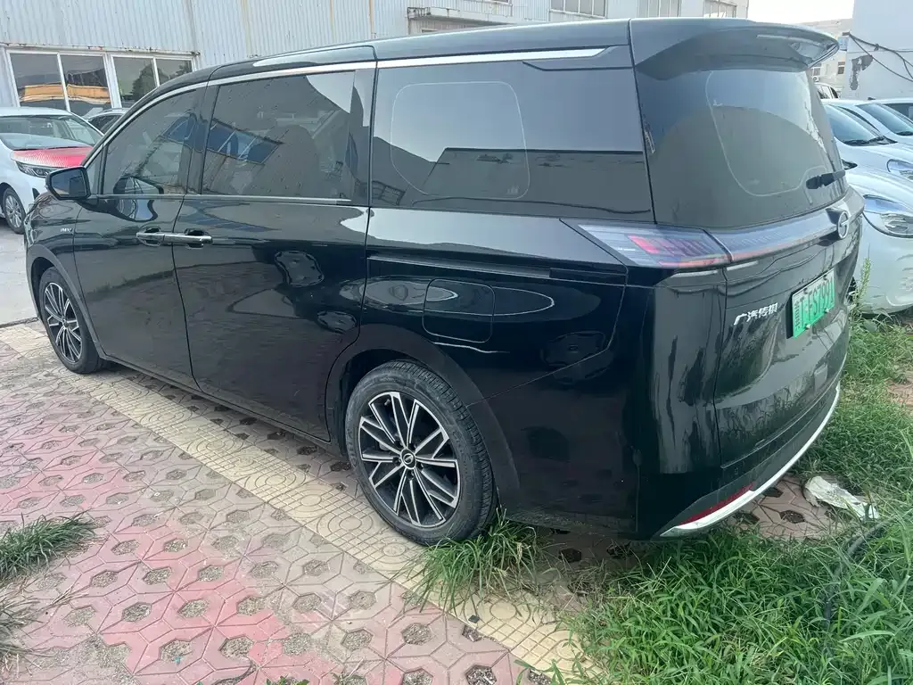 GAC Motor 传祺E8 PHEV — фото 10