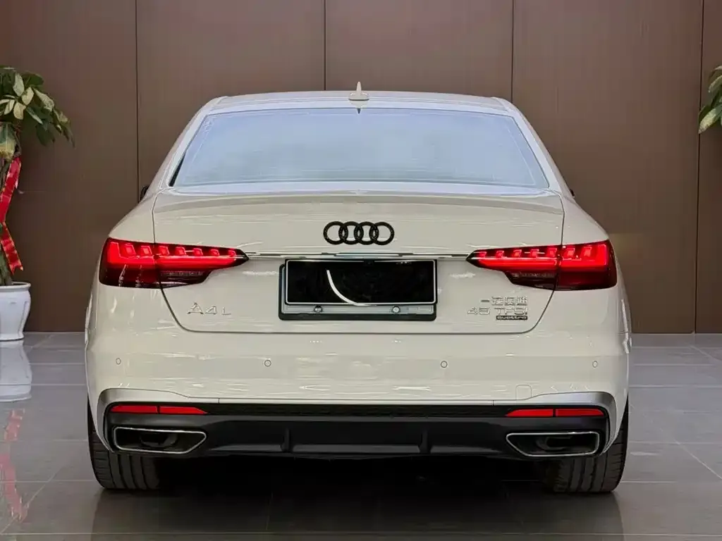 Audi A4L — фото 3