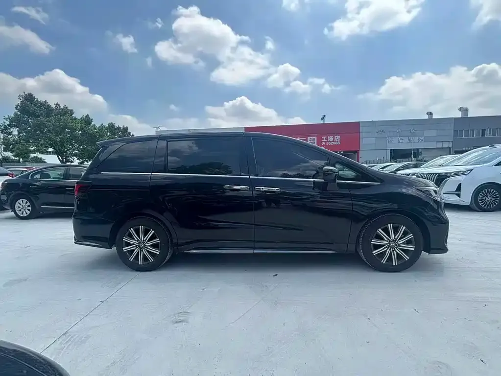 Honda Odyssey — фото 2