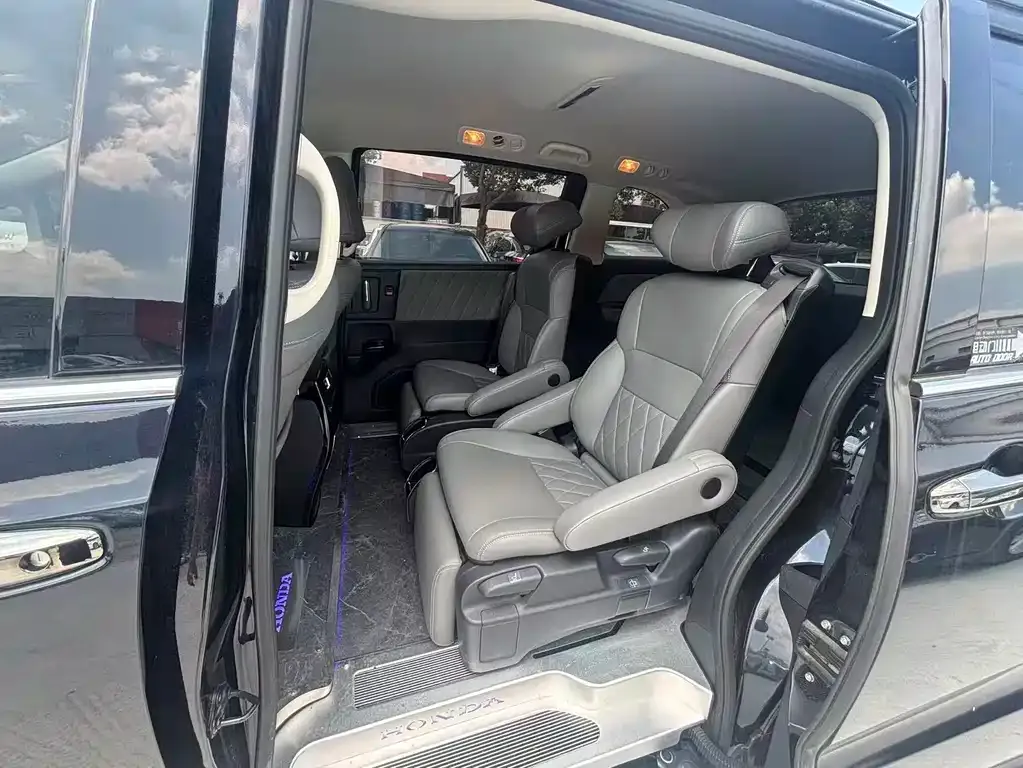 Honda Odyssey — фото 10