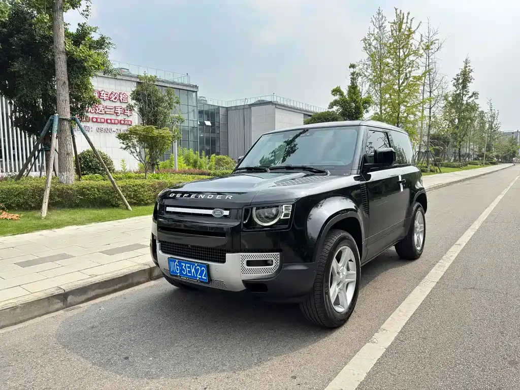 Land Rover Defender — фото 1
