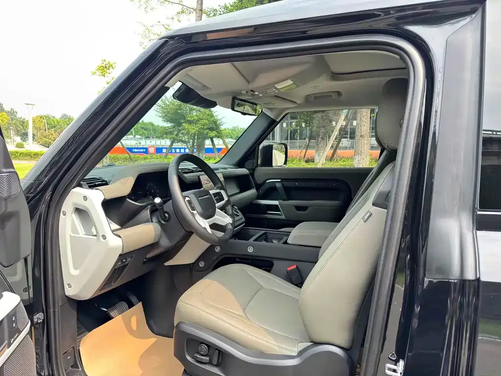Land Rover Defender — фото 10