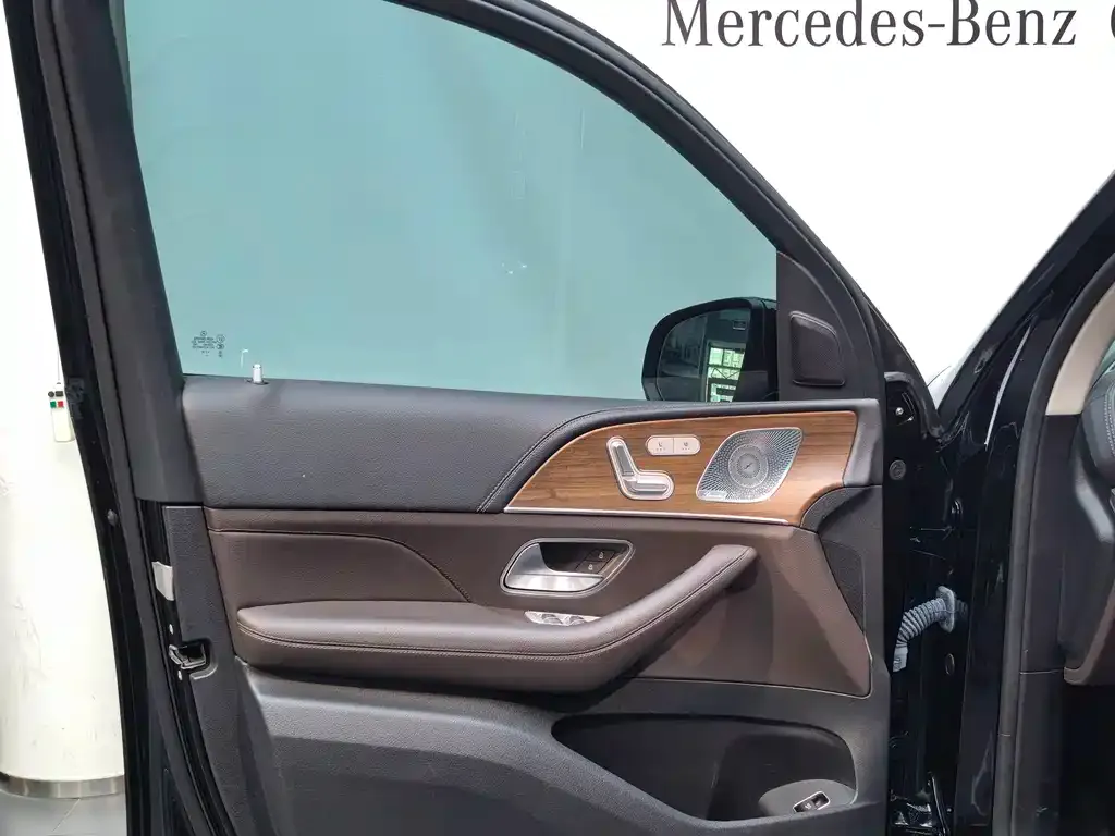 Mercedes-Benz GLS — фото 5