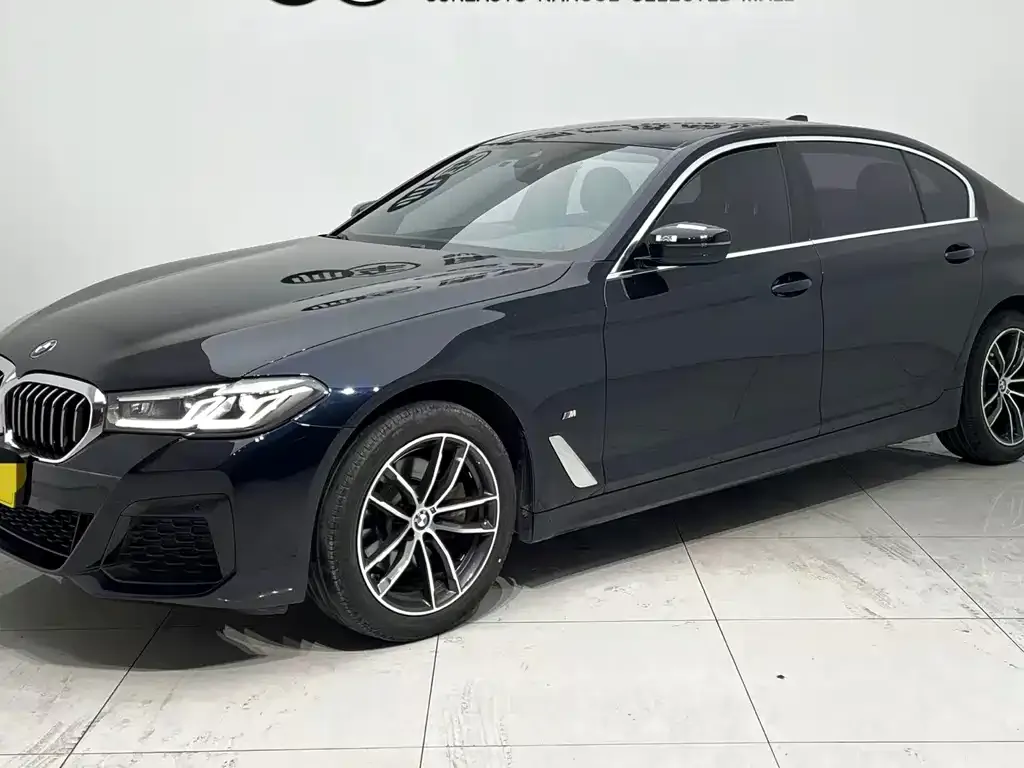 BMW 5 Series — фото 1
