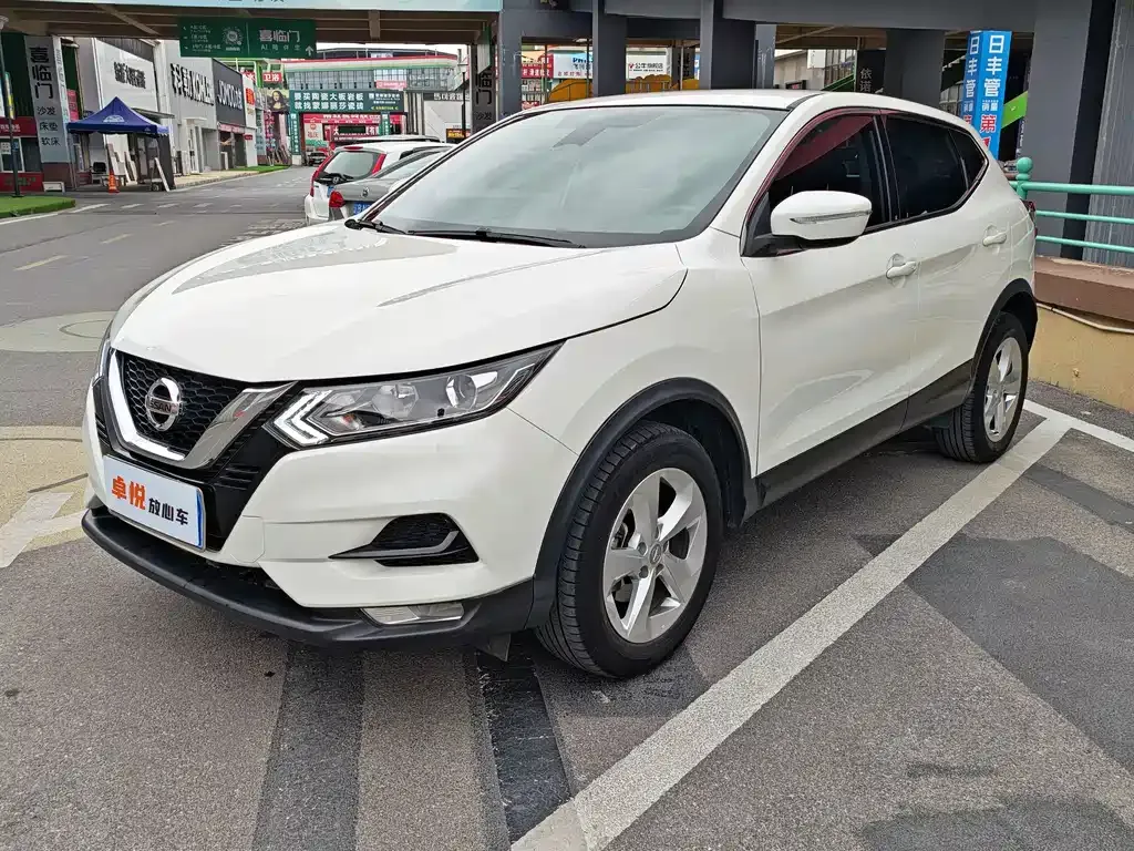 Nissan Qashqai — фото 1