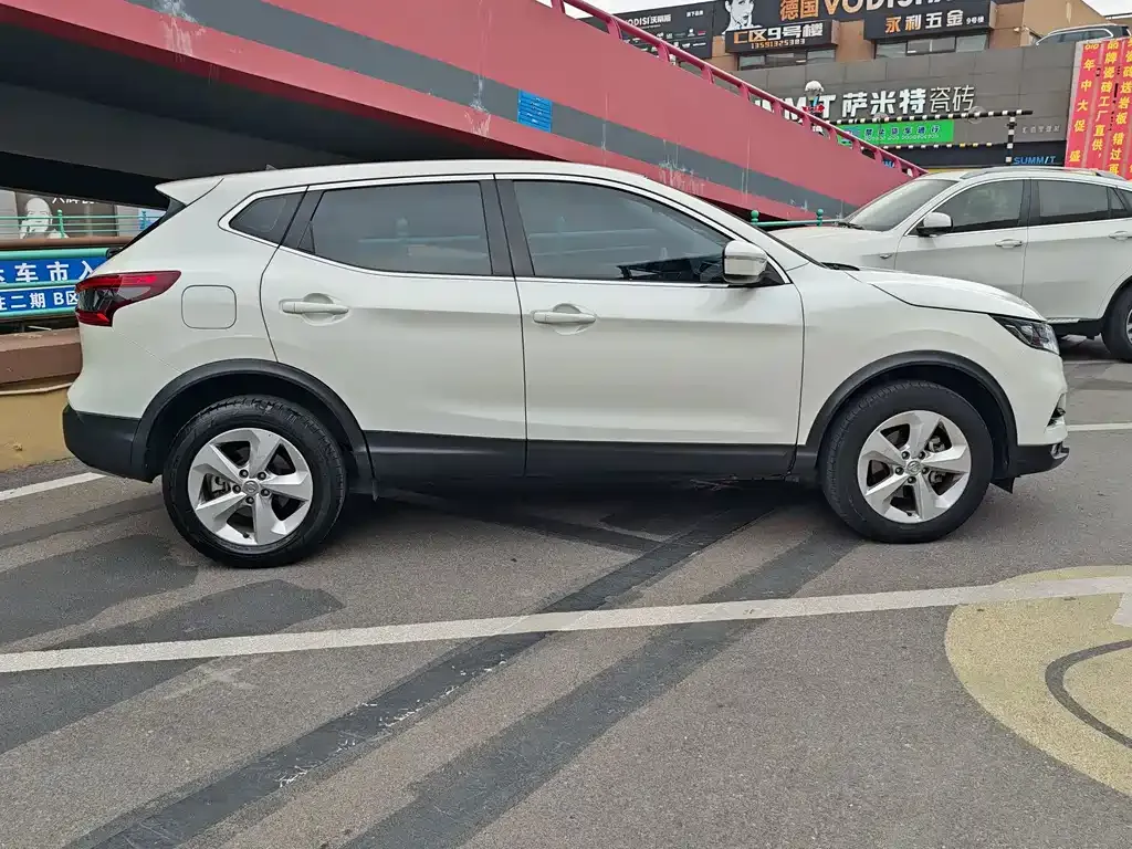 Nissan Qashqai — фото 9