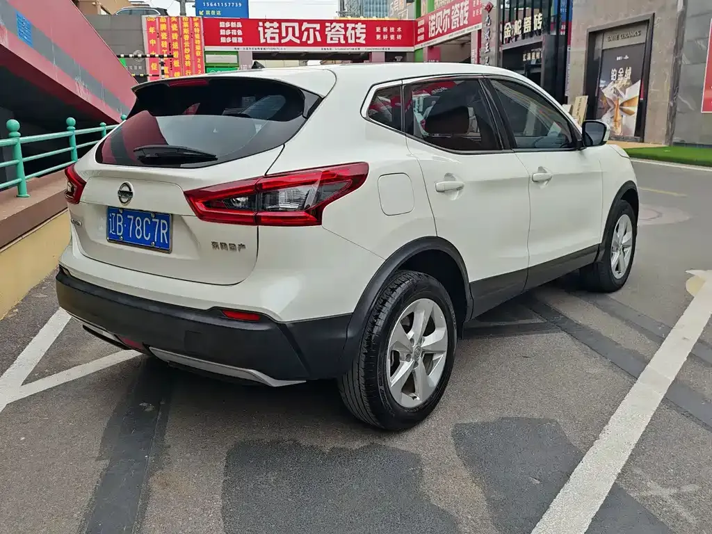 Nissan Qashqai — фото 8