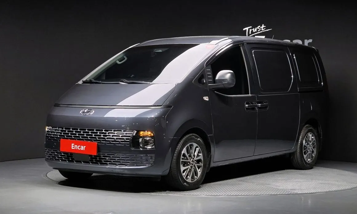 Hyundai Staria — фото 1