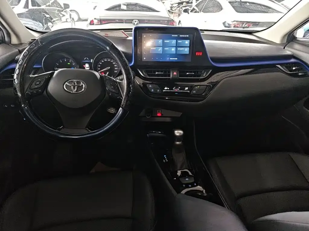 Toyota C-HR — фото 6