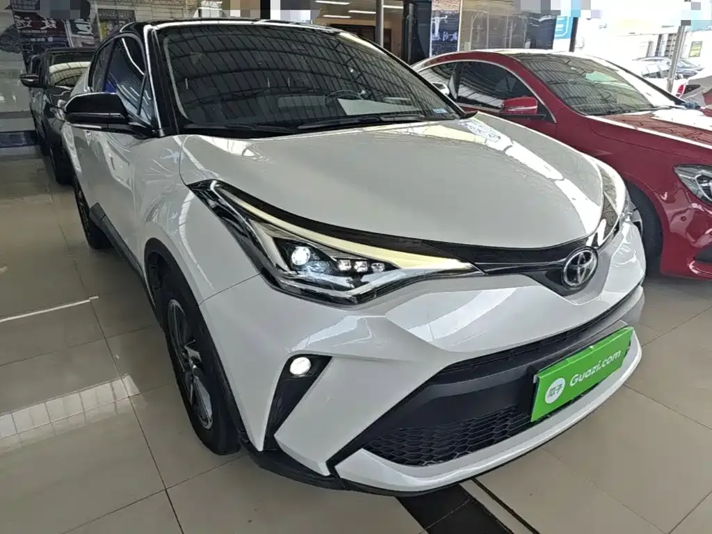 Toyota C-HR — фото 9