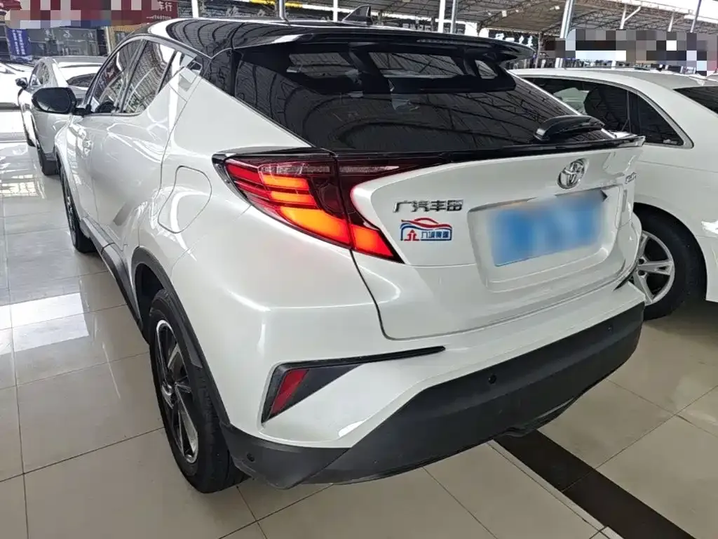 Toyota C-HR — фото 8