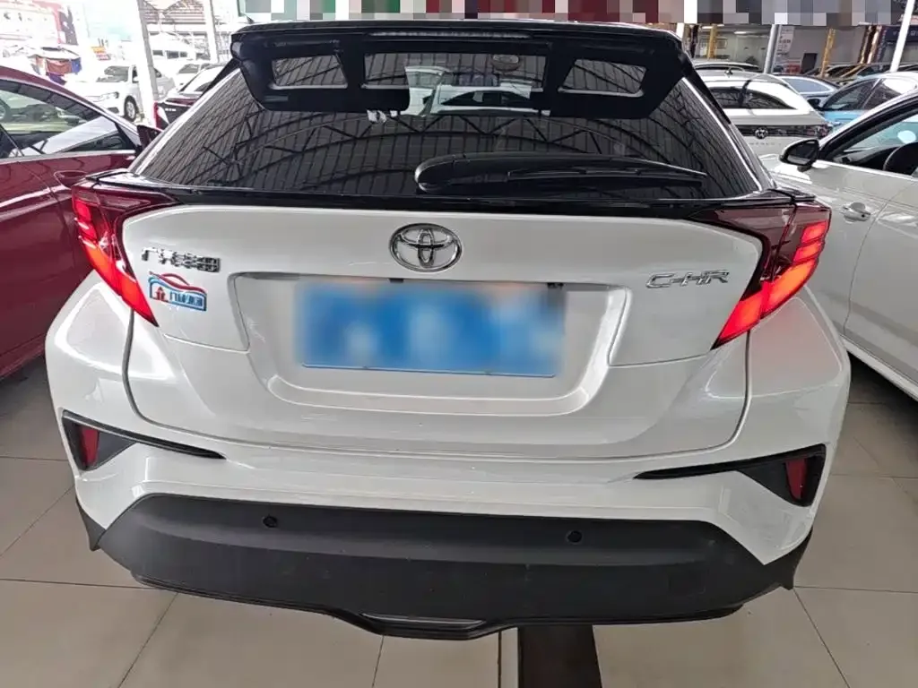 Toyota C-HR — фото 7