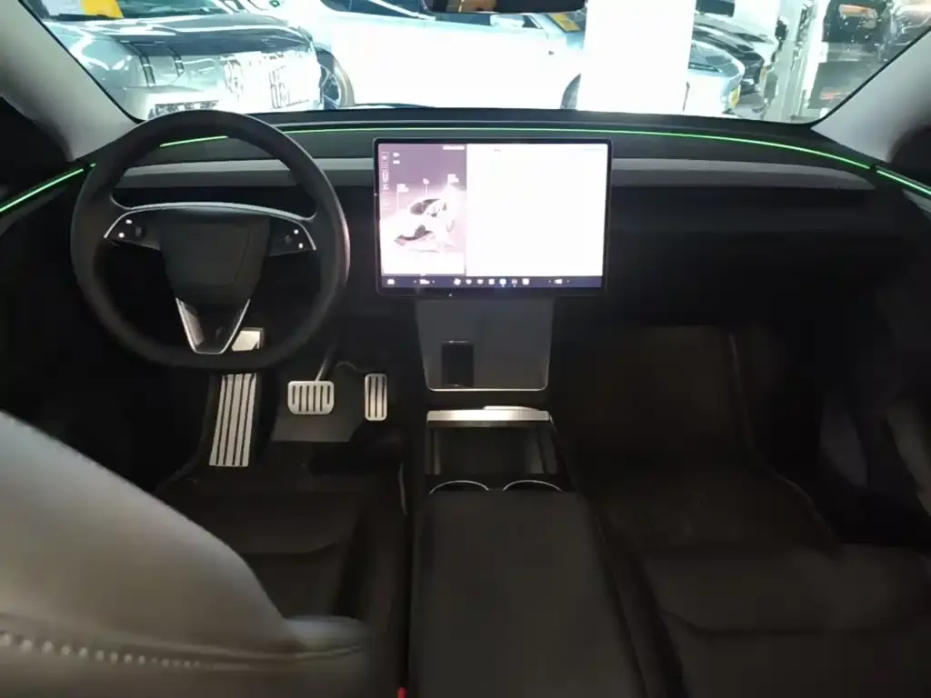 Tesla Model Y — фото 4