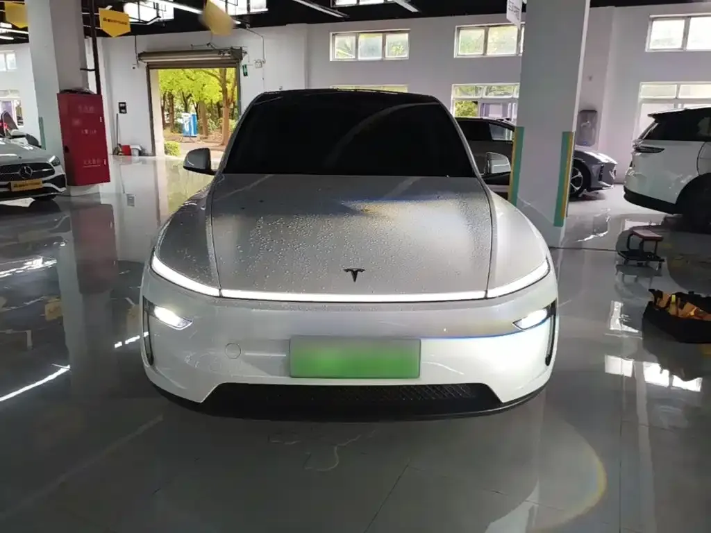 Tesla Model Y — фото 5