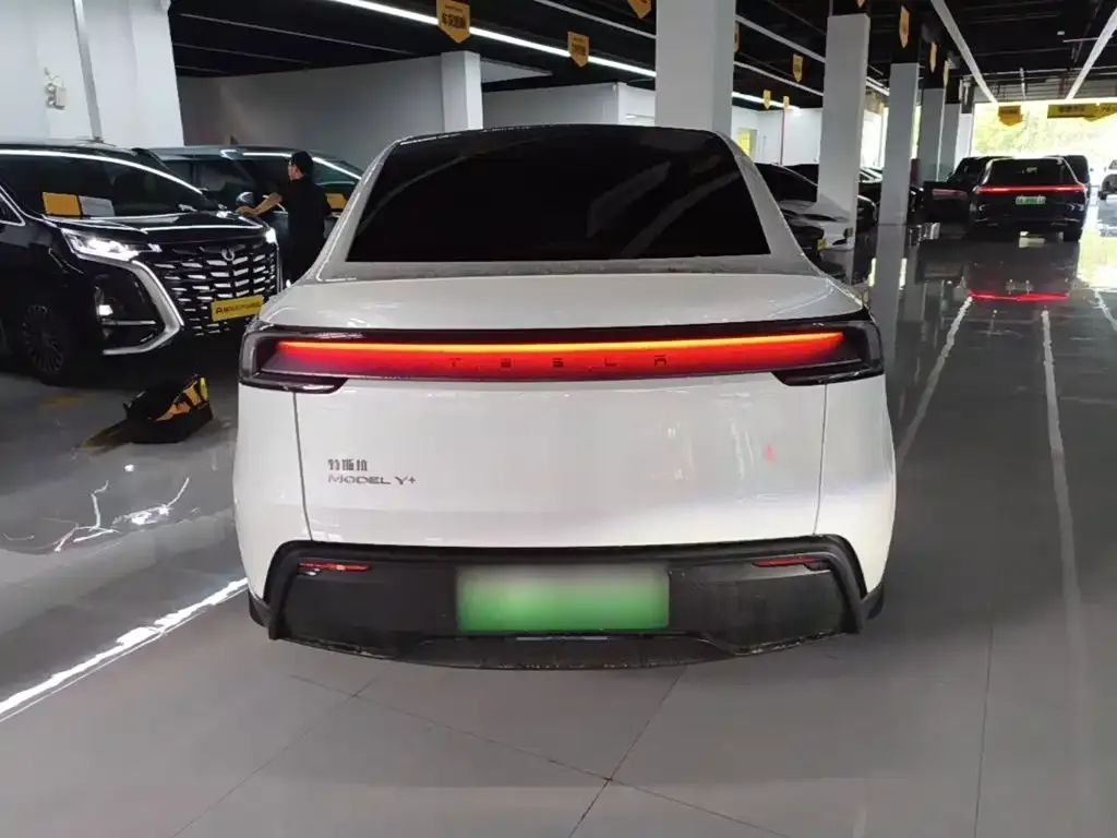 Tesla Model Y — фото 2