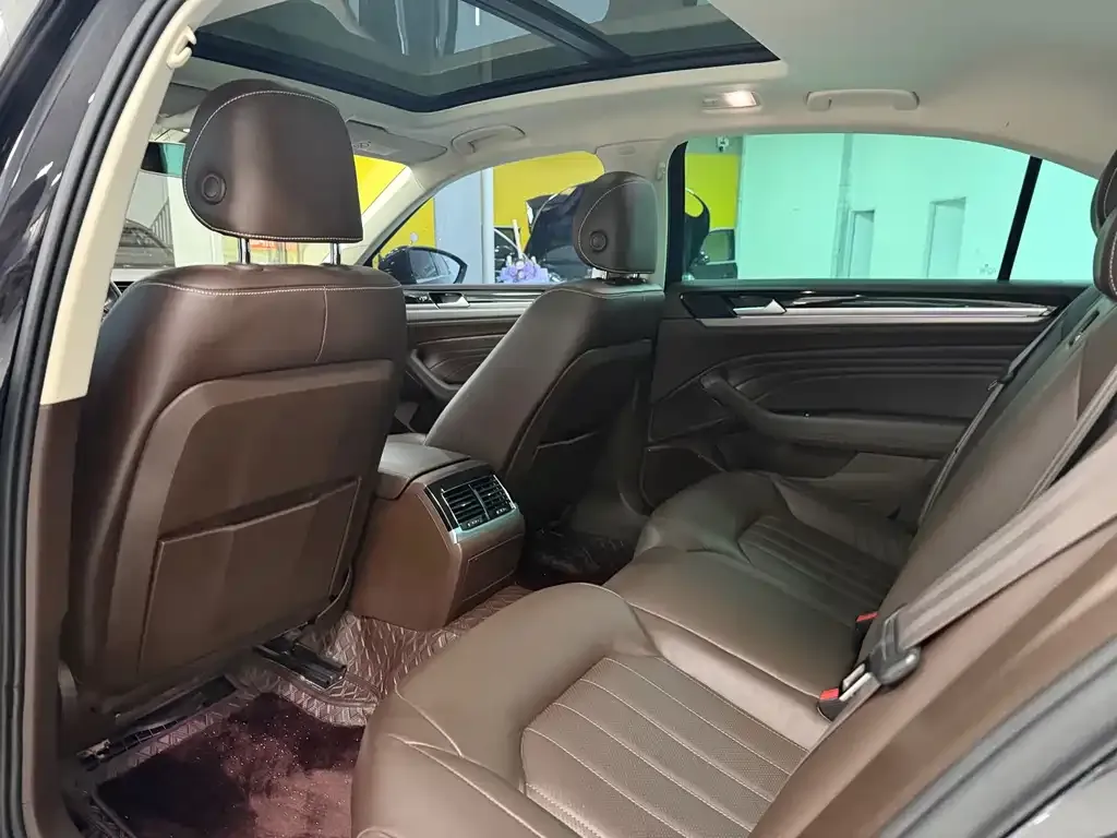 Volkswagen Phideon — фото 2