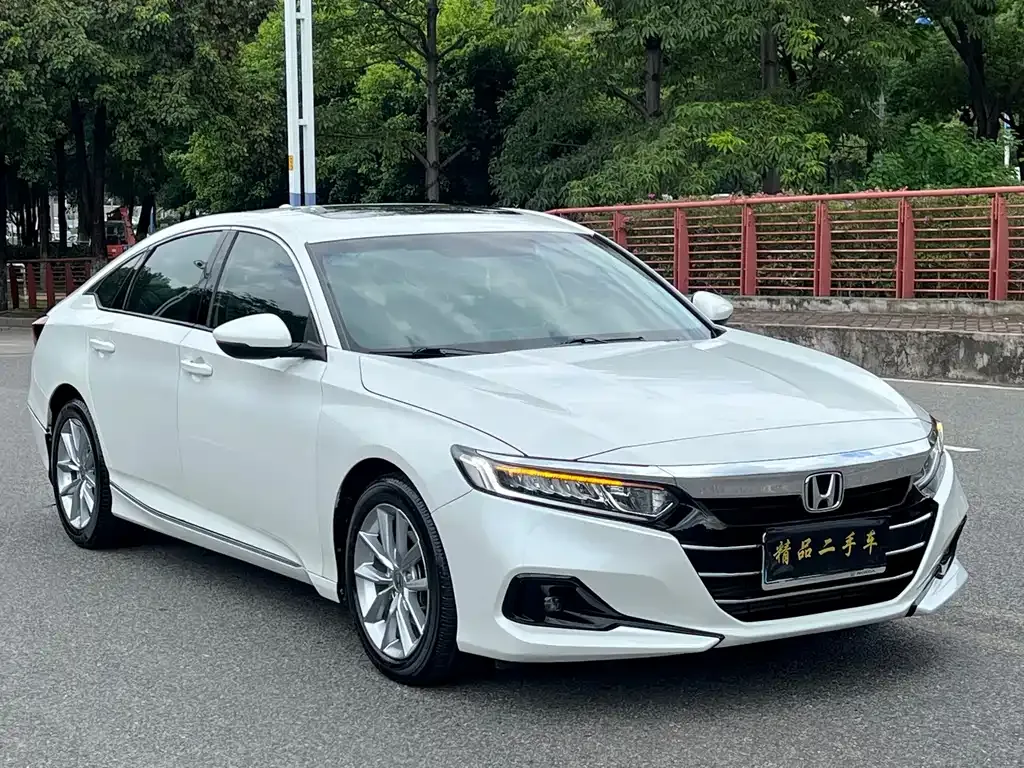 Honda Accord — фото 9