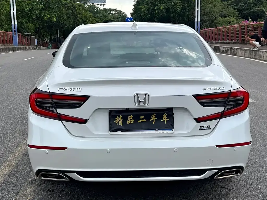 Honda Accord — фото 4