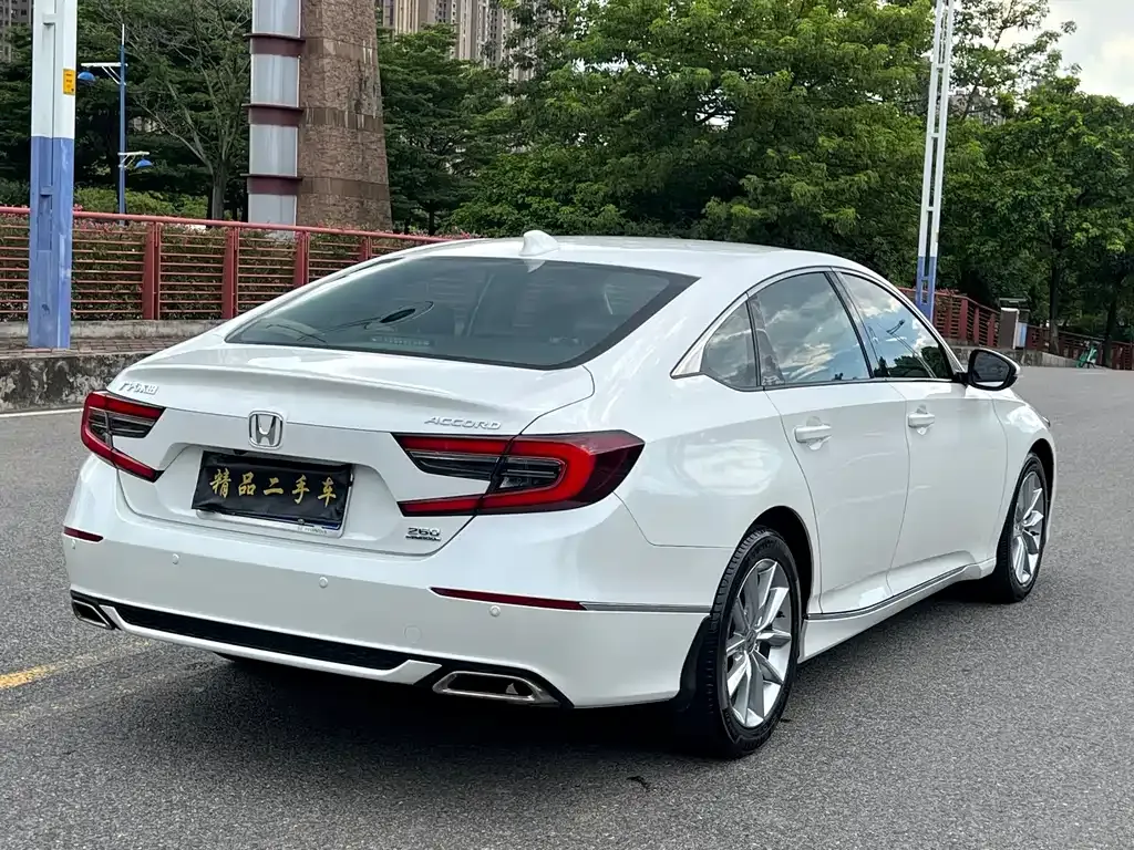 Honda Accord — фото 5