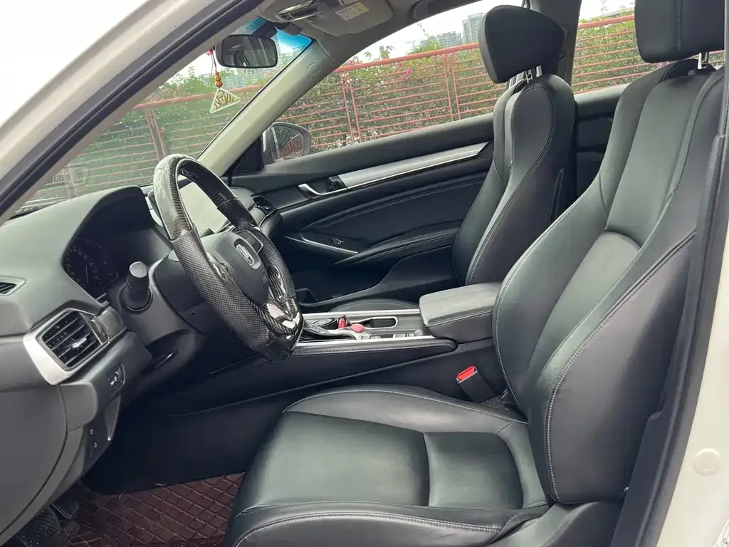 Honda Accord — фото 10