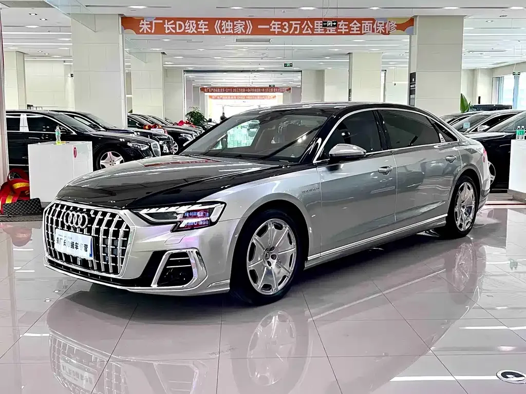 Audi A8 — фото 1