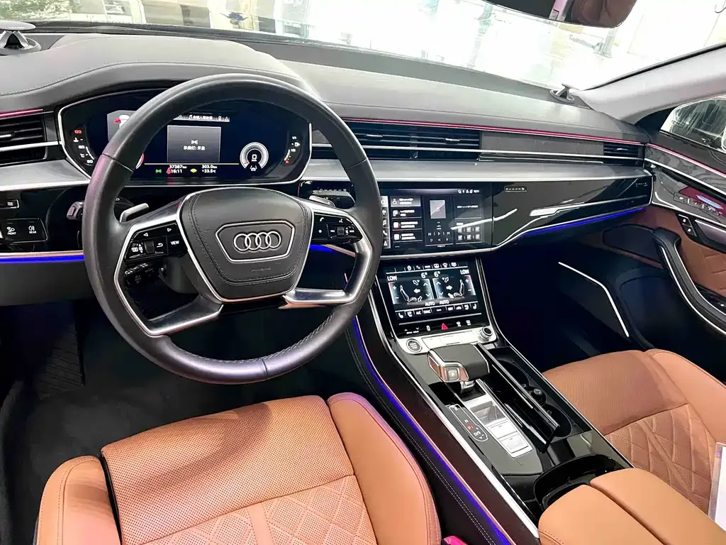 Audi A8 — фото 9